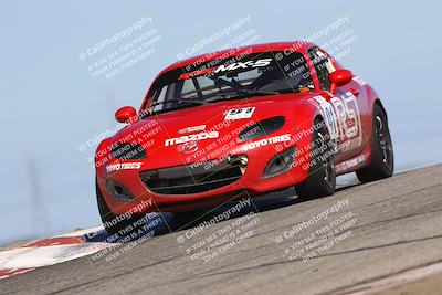 media/Oct-26-2025-CalClub SCCA (Sun) [[8ce1e69566]]/Group 2/Grapevine/